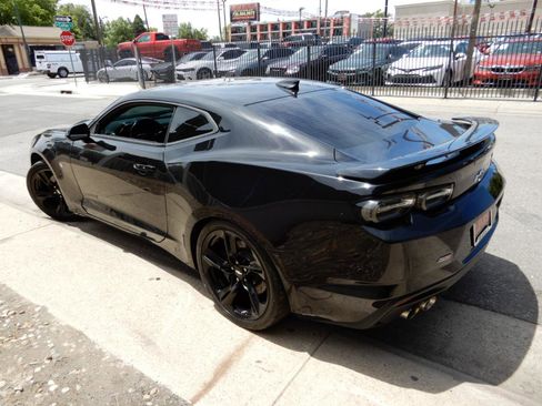 Used 2019 Chevrolet Camaro SS RWD image 7