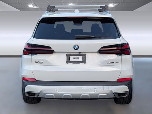 Used 2024 BMW X5 xDrive40i w/ Parking Assistance Package image 10