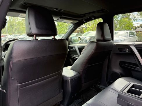 Used 2018 Toyota RAV4 SE AWD/4WD image 17