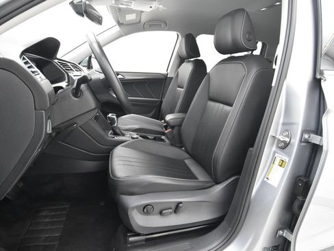 Used 2022 Volkswagen Tiguan SE AWD/4WD image 25