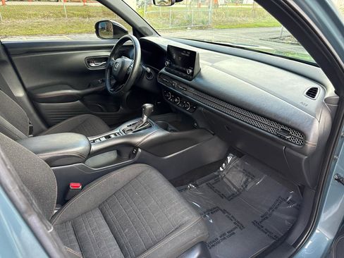 Used 2025 Honda HR-V Sport image 32