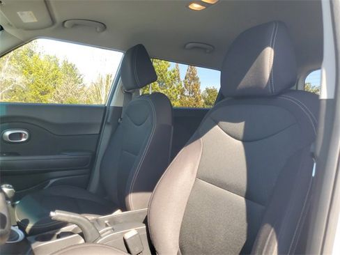 Used 2018 Kia Soul image 13