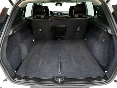 Used 2024 Volvo XC40 B5 Plus w/ Climate Package image 30