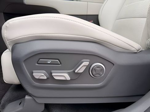 Used 2025 Hyundai Santa Fe Calligraphy image 14