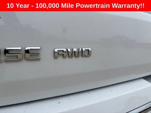 Used 2023 Chevrolet Traverse Premier AWD/4WD image 11