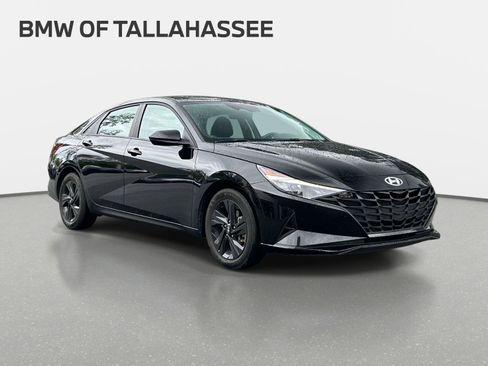 Used 2023 Hyundai Elantra SEL FWD image 4