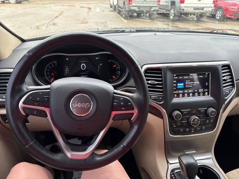 Used 2018 Jeep Grand Cherokee Laredo image 21