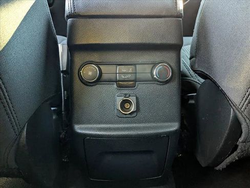 Used 2019 Ford Explorer XLT image 16