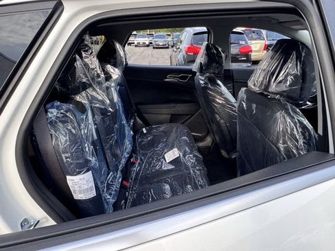 New 2025 Kia Sportage EX image 10