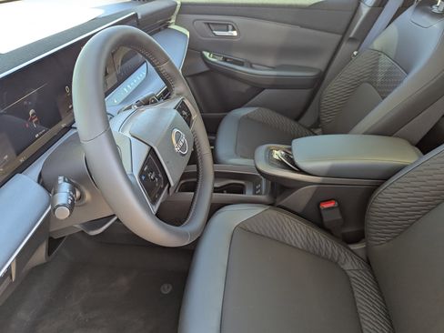 New 2026 Nissan Leaf Platinum+ w/ Cargo Package (Platinum+) FWD image 15