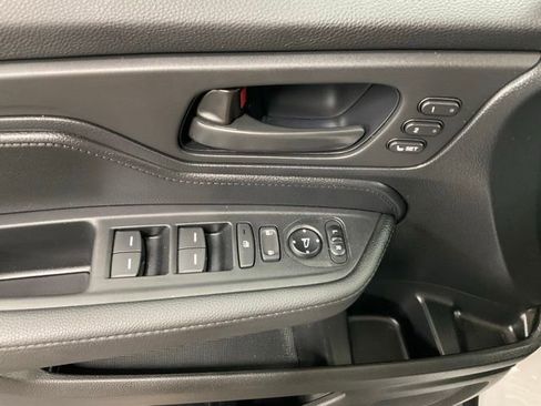 Certified 2026 Honda Odyssey EX-L image 33
