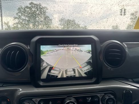 Used 2021 Jeep Wrangler Unlimited Sport AWD/4WD image 35