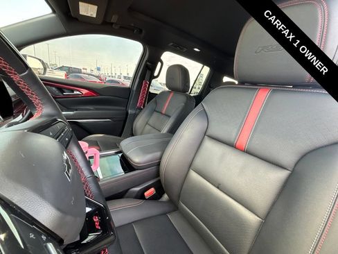 Used 2024 Chevrolet Traverse RS w/ LPO, Floor Liner Package AWD/4WD image 13