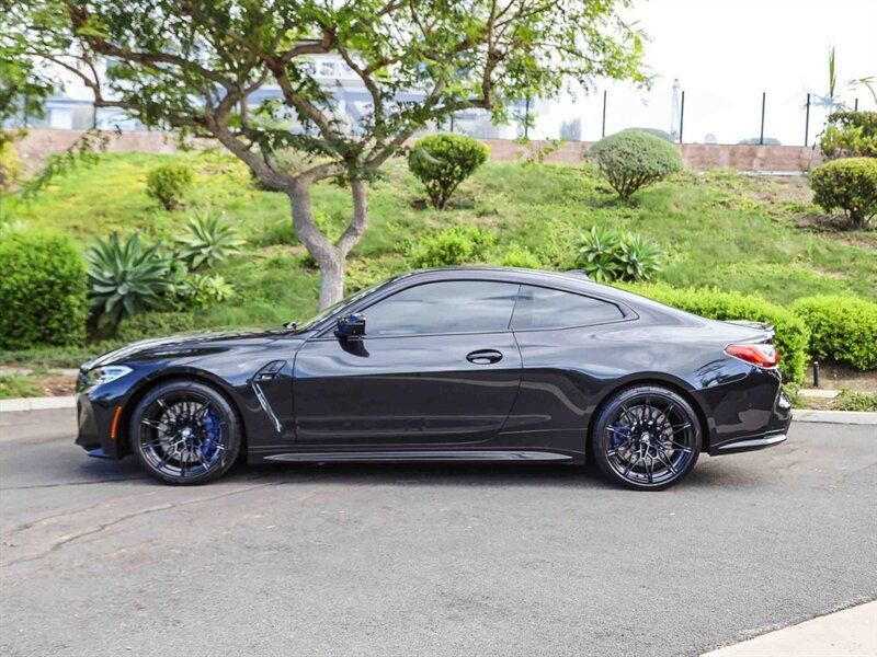 Used 2022 BMW M4 Competition w/ Executive Package RWD image 2