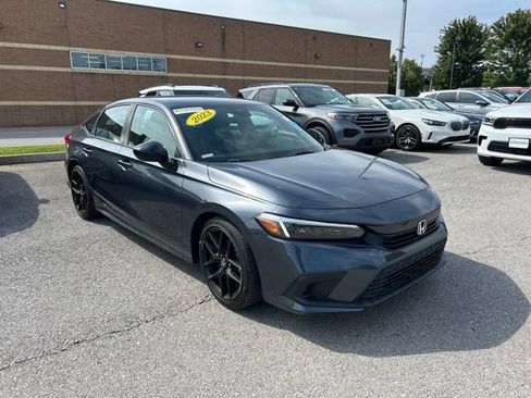 Used 2023 Honda Civic Sport image 2