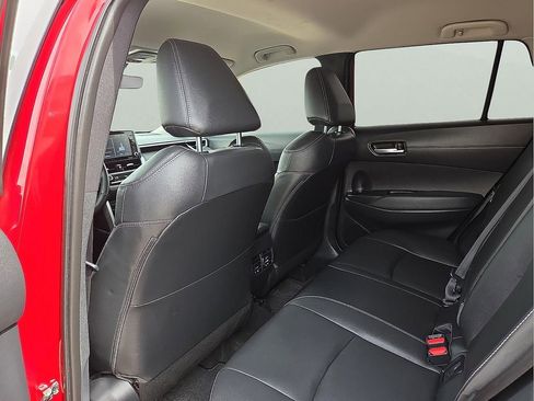 Used 2022 Toyota Corolla Cross XLE image 10