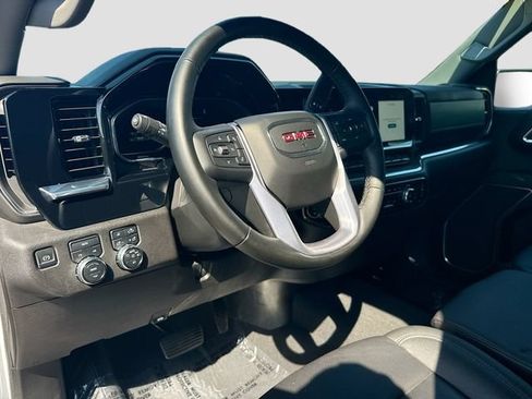 Used 2025 GMC Sierra 1500 SLT AWD/4WD image 9