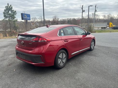 Used 2022 Hyundai Ioniq SE image 5