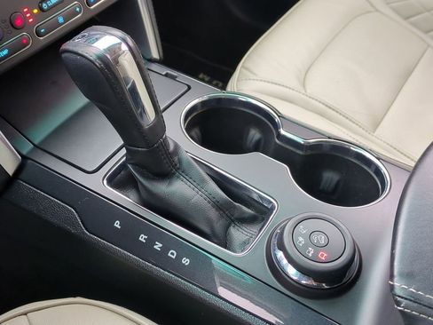 Used 2016 Ford Explorer Platinum image 35