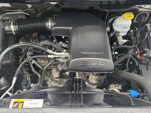 Used 2022 RAM 1500 Classic SLT w/ Electronics Group AWD/4WD image 30