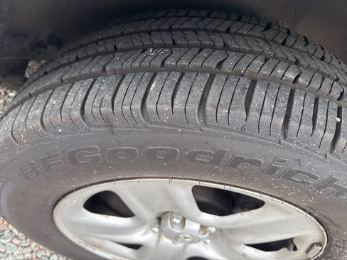 Used 2010 Toyota RAV4 Base 4x4 4dr SUV image 18