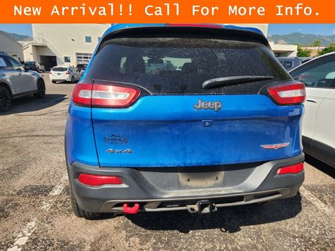 Used 2017 Jeep Cherokee Trailhawk w/ Comfort/Convenience Group AWD/4WD image 9