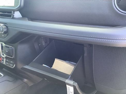 New 2025 Jeep Wrangler Rubicon w/ Xtreme 35 Tire Package image 34