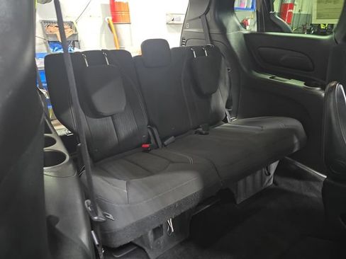 Used 2018 Chrysler Pacifica Touring Plus w/ S Appearance Package FWD image 14