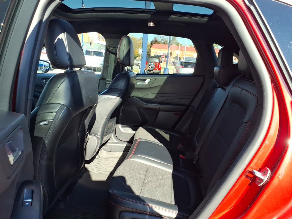 Used 2024 Ford Escape ST-Line w/ Tech Pack #1 AWD/4WD image 11