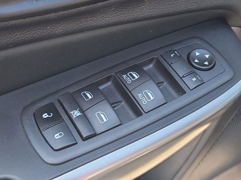 Used 2022 Jeep Cherokee Limited image 12