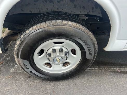 Used 2021 Chevrolet Express 2500 image 25