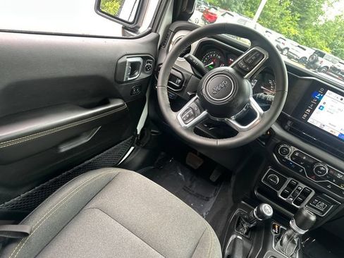 Used 2024 Jeep Wrangler Unlimited Sahara AWD/4WD image 21