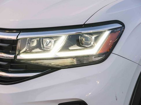 Used 2020 Volkswagen Atlas Cross Sport SEL FWD image 12
