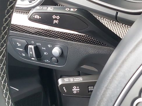 Used 2023 Audi SQ5 Prestige w/ Prestige Package image 21