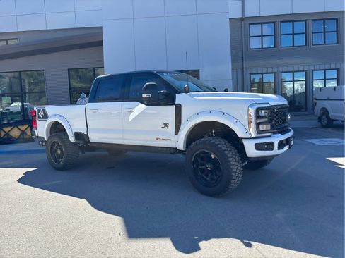 New 2026 Ford F250 Lariat w/ Black Appearance Package image 3