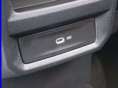 Used 2025 Volkswagen Taos SE w/ Panoramic Sunroof Package AWD/4WD image 26