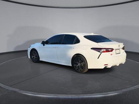 Used 2024 Toyota Camry SE w/ Convenience Package FWD image 6