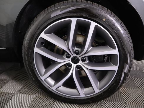 New 2026 Land Rover Range Rover SE image 31