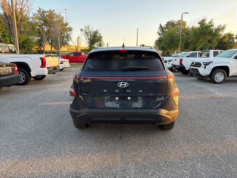 Used 2025 Hyundai Kona SEL image 4