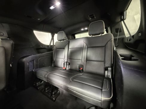 Used 2022 GMC Yukon XL SLT w/ SLT Premium Package image 26