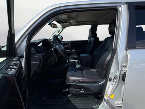 Used 2018 Toyota 4Runner TRD Off-Road Premium image 11