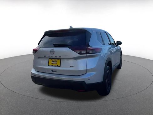 Used 2025 Nissan Rogue SV AWD/4WD image 15