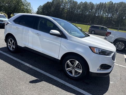 Used 2023 Ford Edge SEL w/ Convenience Package image 2