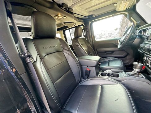 Used 2022 Jeep Wrangler Unlimited Sahara w/ Cold Weather Group image 32