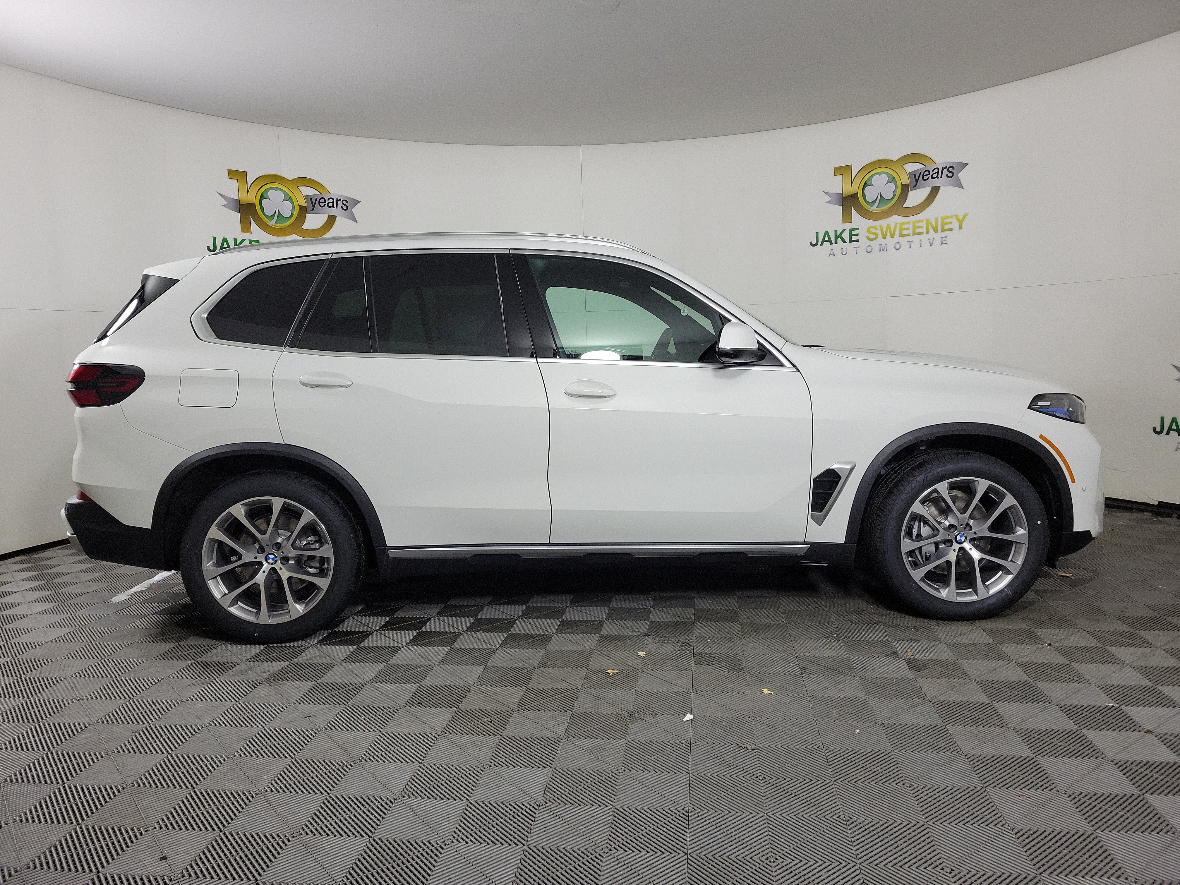 Certified 2026 BMW X5 xDrive40i w/ Parking Assistance Package AWD/4WD image 8