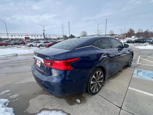 Used 2017 Nissan Maxima SR image 6