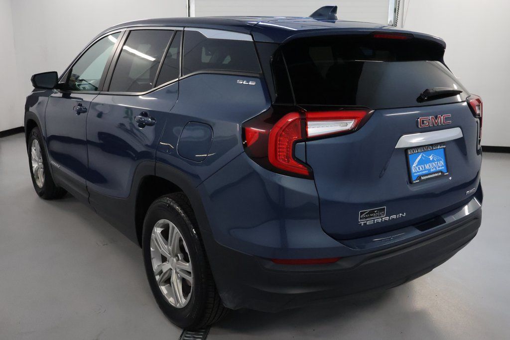 Used 2024 GMC Terrain SLE AWD/4WD image 5