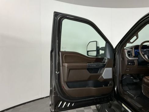 Certified 2025 Ford F450 King Ranch w/ Chrome Package AWD/4WD image 16