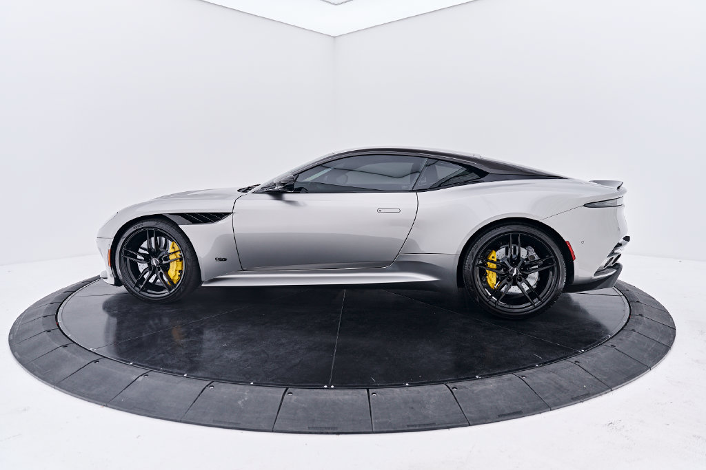 Used 2023 Aston Martin DBS Coupe RWD image 10