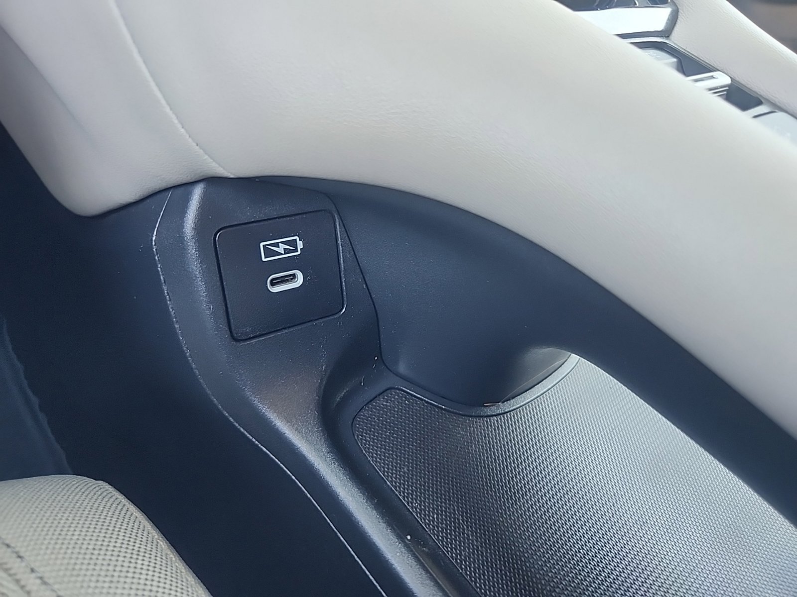 Used 2025 Honda HR-V LX image 25